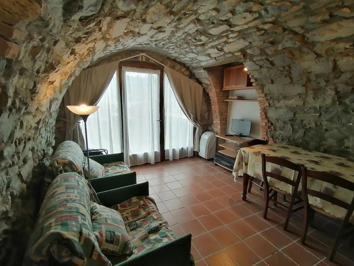 Casa Sasso Apartment Tavernola Bergamasca Exterior photo