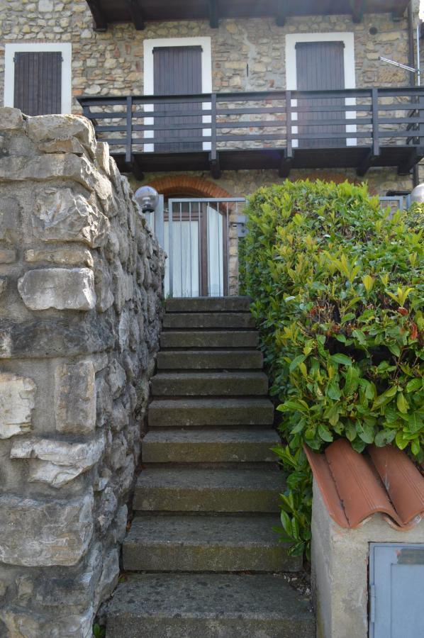 Casa Sasso Apartment Tavernola Bergamasca Exterior photo
